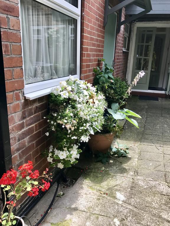 Dairy Guest House York Bagian luar foto